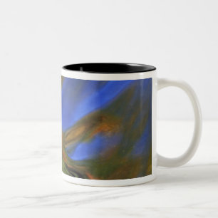 USA, Michigan, Oberes Halbinsel, Birkenblatt in Zweifarbige Tasse