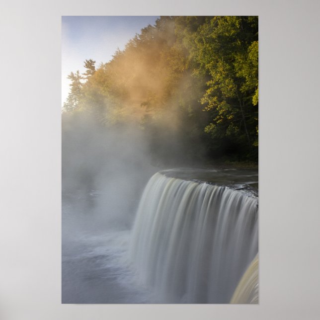 USA, Michigan, Oberhalbinsel. Sonnenaufgang im Her Poster (Vorne)