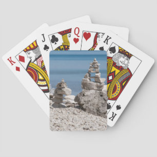 USA, Michigan. Steintürme am Strand Spielkarten