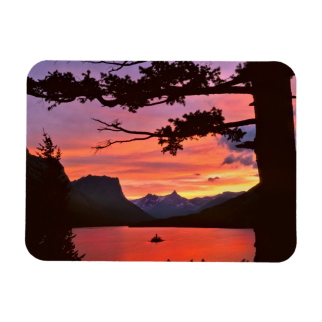 USA, Montana, Glacier National Park. Horizontal Magnet (Horizontal)