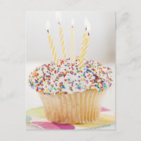 USA, New Jersey, Jersey City, Cupcake with