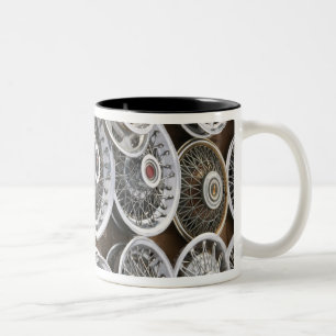 USA, New Mexico, Prewitt: Auto Radkappen / Rt. 66 Zweifarbige Tasse