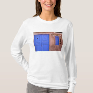 USA, New Mexico, Santa Fe. Ansicht einer blauen Tü T-Shirt