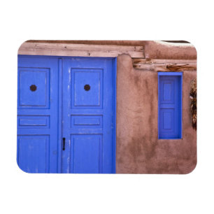 USA, New Mexico, Santa Fe. Sicht auf die blaue Tü Magnet