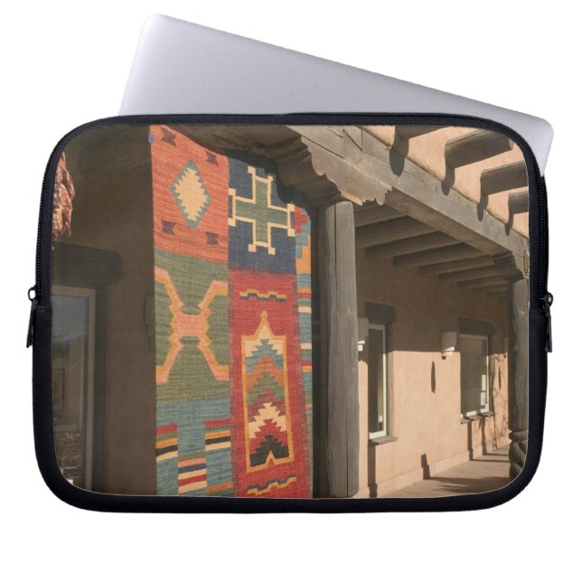 USA, New Mexico, Taos: Navaho Rug Gallery Kit Laptopschutzhülle (Vorderseite)
