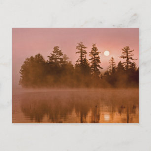 USA, New York, Adirondack Park. Sonnenaufgang an e Postkarte