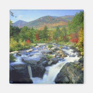 USA, New York. Ein Wasserfall in den Adirondack Magnet