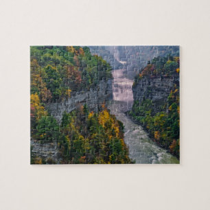 USA, New York, Letchworth State Park. Fluss und