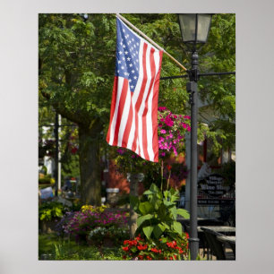 USA, New York, Lewiston. Amerikanische Flagge ange Poster