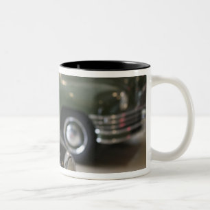 USA, Ohio, Dayton: Amerikas Packard-Museum Zweifarbige Tasse