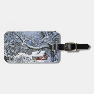 USA, Oregon, Clackamas County. Frischer Schnee Gepäckanhänger
