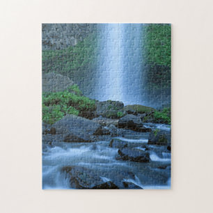 USA, Oregon, Columbia Gorge, Latourell Falls