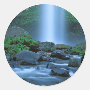 USA, Oregon, Columbia Gorge, Latourell Falls Runder Aufkleber