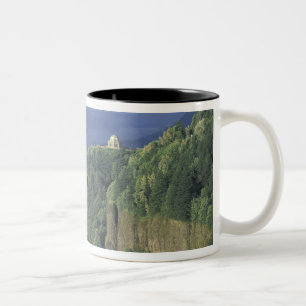 USA, Oregon, Columbia River Gorge NSA. Ansicht von Zweifarbige Tasse
