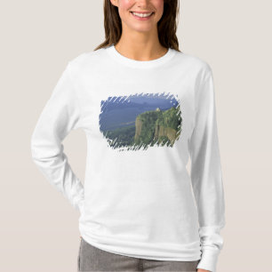 USA, Oregon, Columbia River Gorge NSA. Blick auf T-Shirt