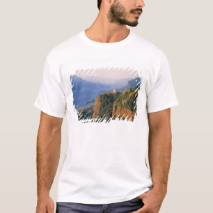 USA, Oregon, Columbia River. Sonnenuntergang bei C T-Shirt