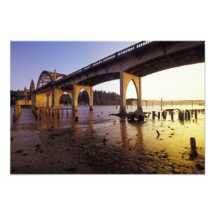 USA, Oregon, Florence. Siuslaw-Brücke und Fotodruck