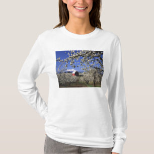 USA, Oregon, Hood River Valley, Birnbaumplantage T-Shirt