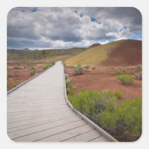 USA, Oregon, Mitchell, Pathway unter Painted Quadratischer Aufkleber