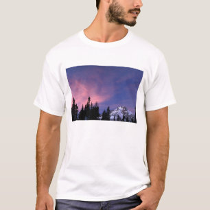 USA, Oregon, Mount Hood von Timberline T-Shirt