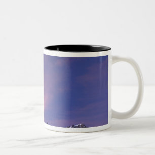 USA, Oregon, Mount Hood von Timberline Zweifarbige Tasse