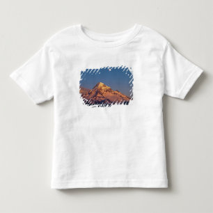 USA, Oregon, Mt Hood. Sonnenuntergang erzeugt Alpe Kleinkind T-shirt
