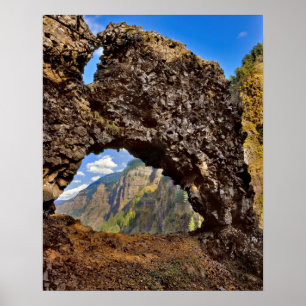 USA, Oregon. Rock Of Ages Arch im Columbia River Poster