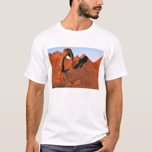 USA, Utah, Arches NP. Delikatbogen T-Shirt (Vorderseite)