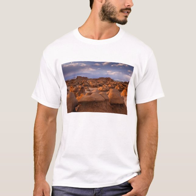  USA;Utah. Blick auf den Goblin Valley Staat Park T-Shirt (Vorderseite)