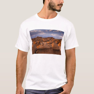 USA; Utah. Blick auf den Goblin Valley State Park  T-Shirt