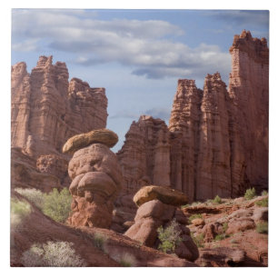 USA, Utah. Blick auf Fisher Towers. Bildnachweis: Fliese