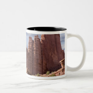 USA, Utah. Blick auf Fisher Towers. Bildnachweis:  Zweifarbige Tasse