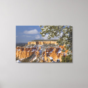 USA, Utah, Bryce Canyon National Park. Sonnenaufga Leinwanddruck