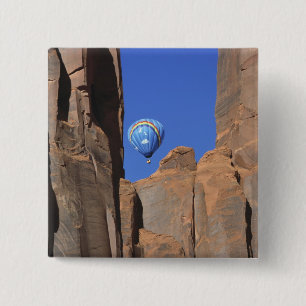 USA, Utah, Monument Valley. Ein Regenbogen-Heißluf Button