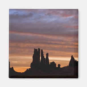 USA, Utah, Monument Valley National Park. 2 Magnet