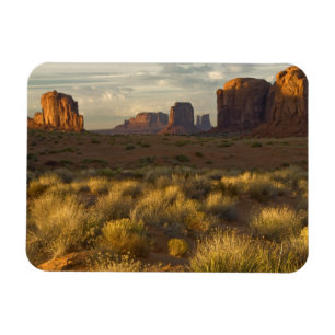 USA, Utah, Monument Valley National Park. Magnet