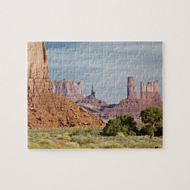 USA, Utah, Monument Valley Navajo Tribal Park. (Horizontal)