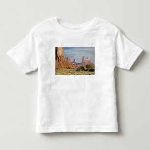 USA, Utah, Monument Valley Navajo Tribal Park. Kleinkind T-shirt