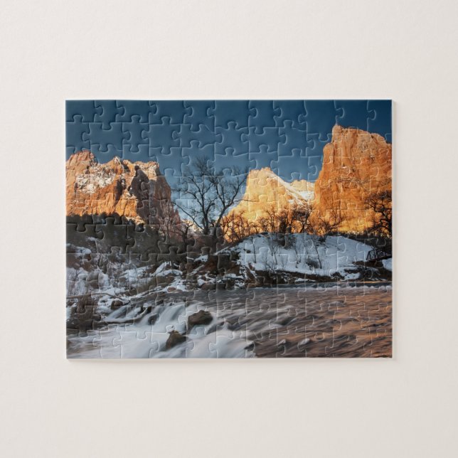 USA, Utah, Zion National Park. Bergsonnenaufgang (Horizontal)