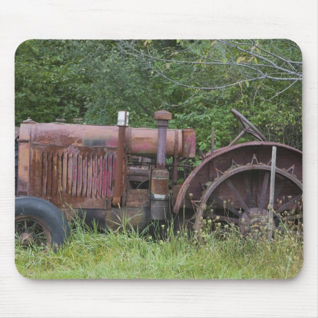 USA, Vermont, MANCHESTER: Antiker Ackerschlepper Mousepad (Vorne)