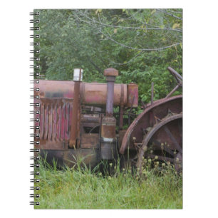 USA, Vermont, MANCHESTER: Antiker Landwirtstraktor Notizblock