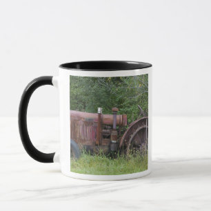 USA, Vermont, MANCHESTER: Antiker Landwirtstraktor Tasse