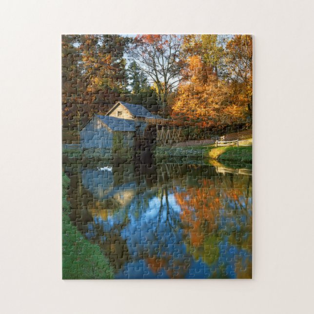 USA, Virginia, Blue Ridge Parkway, Mabry Mill (Vertikal)