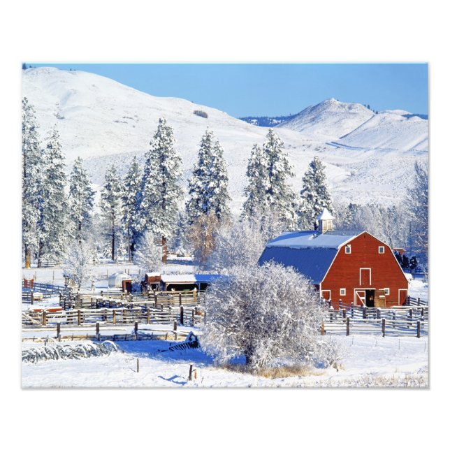 USA, Washington, Methow Valley, Barns in Fotodruck (Vorne)
