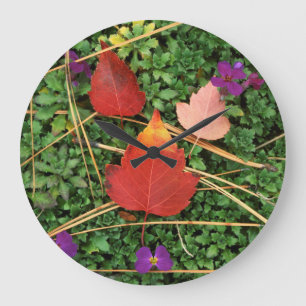 USA, Washington, Spokane County, Hawthorn Leaves 3 Große Wanduhr