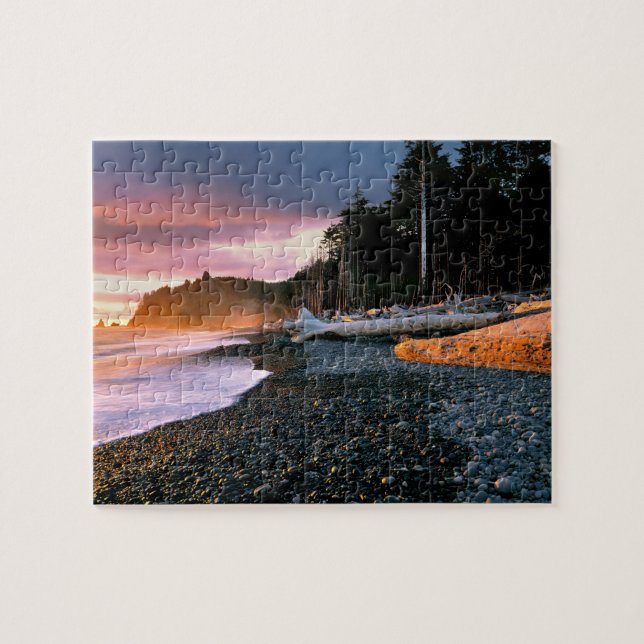 USA, Washington Staat, Olympic NP. Wellen raufen (Horizontal)