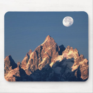 USA, Wyoming, Grand Teton NP. Ein Vollmond geht un Mousepad