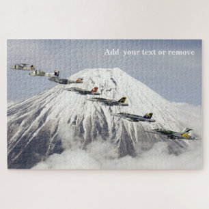 USAF-Luftfahrzeuge in Formation über den Fuji Jap