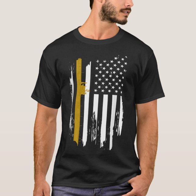 USS Kitty Hawk CV-63 Aircraft Carrier American Fla T-Shirt (Vorderseite)