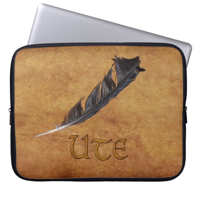 UTE Native American Feather Laptop Sleeve (Vorderseite)